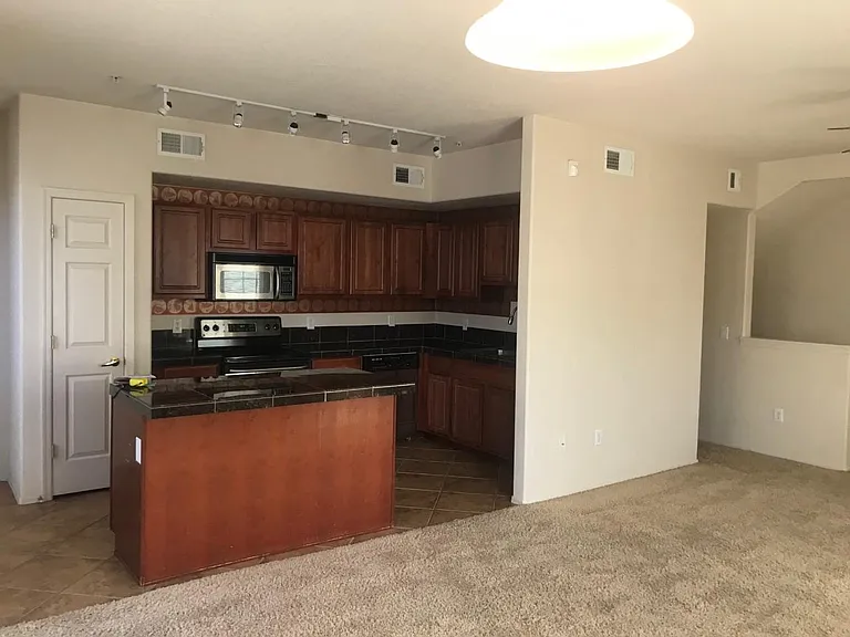 18250 N Cave Creek Rd — Photo 7