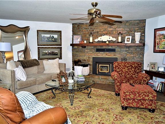 4th image of 19 Argyll Dr