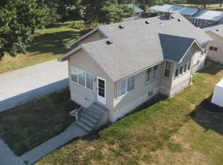 521 S Vine St, Arthur, IL