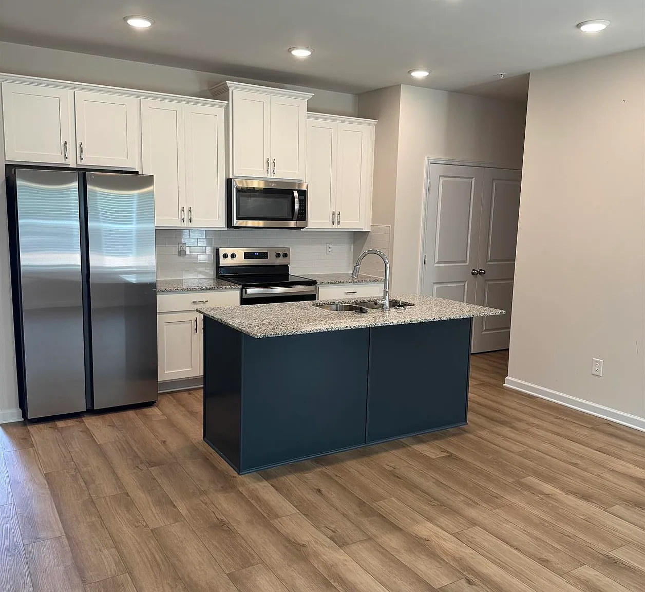 356 Sinclair Ct — Photo 4