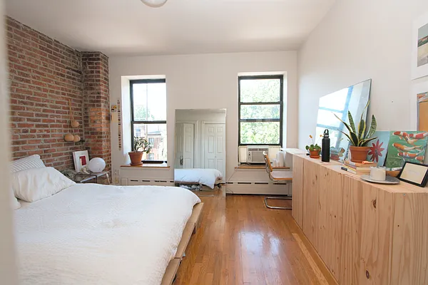 Rented by R New York | media 20