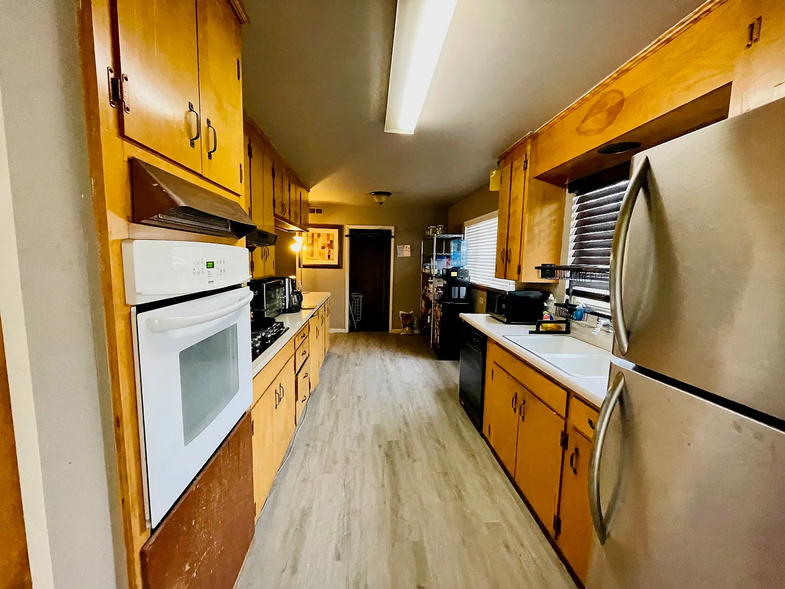 1121 W Churchill St — Photo 3
