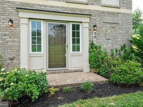 5th image of 301 White Ash Pl