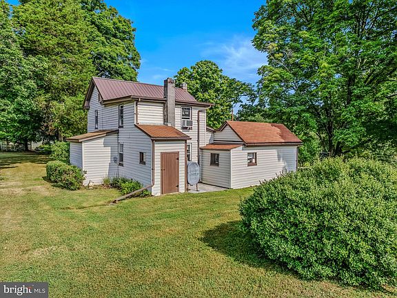 4th image of 74 Bayberry Ln