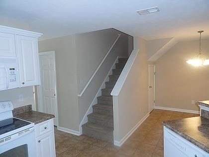 2nd image of 2204 Jasmine Way