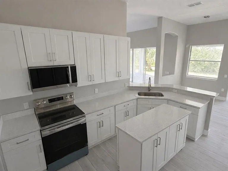 3504 Valleyview Dr — Photo 7