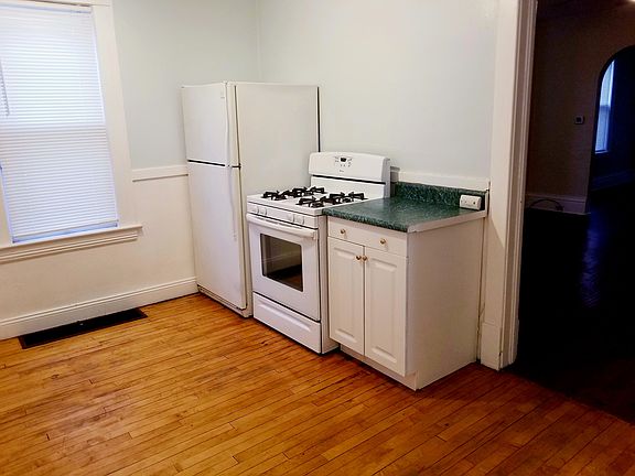 3rd image of 1066 Elizabeth Ave NW Floor 1