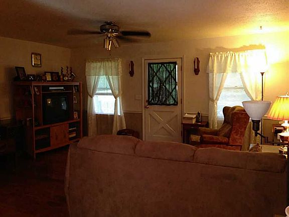 4th image of 84 Castlewood Ct