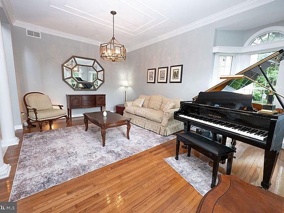 5th image of 20283 Island View Ct