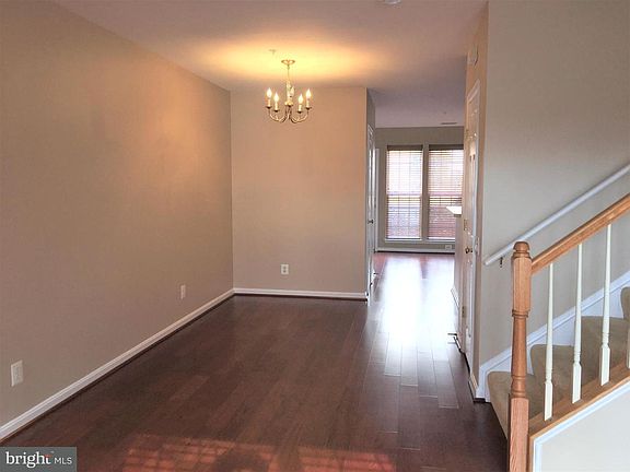 4th image of 237 Jay Dr #90