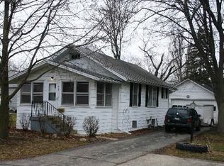 815 Muriel St, Woodstock, IL 60098