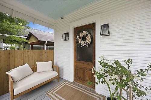 208 Archer St Photo 1