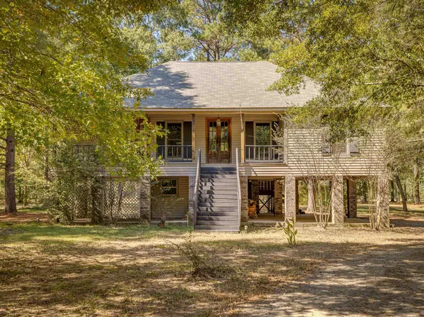 21 Loch Lomond Dr, Farmerville, LA 71241