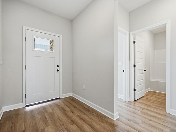 2nd image of 2827 Blackbird Ct