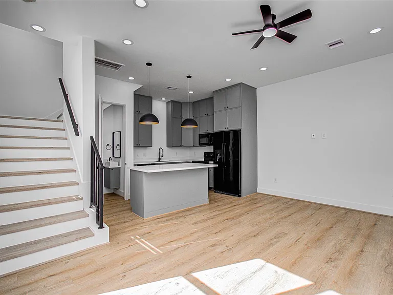 1506 McKee St #B — Photo 2