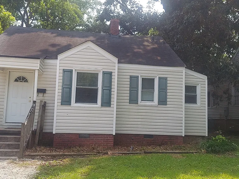 110 N Holly St — Photo 16