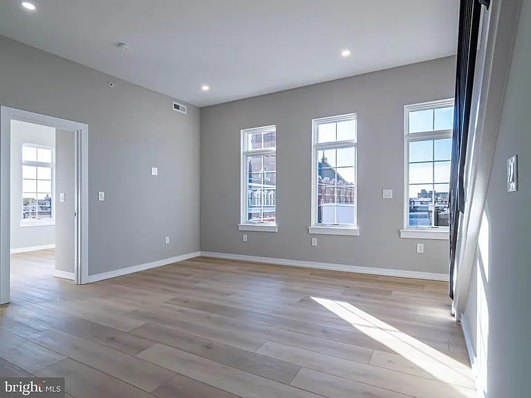 769 S 10th St #4A — Photo 3