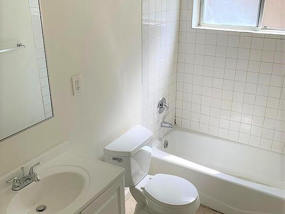 5th image of 425 N Holliston Ave APT 2