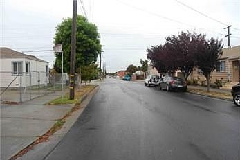 2nd image of 930 24th St