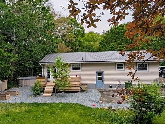 2nd image of 1040 Conquerall Mills Rd