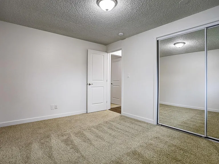 Overlook Terrace Apartments — Photo 46