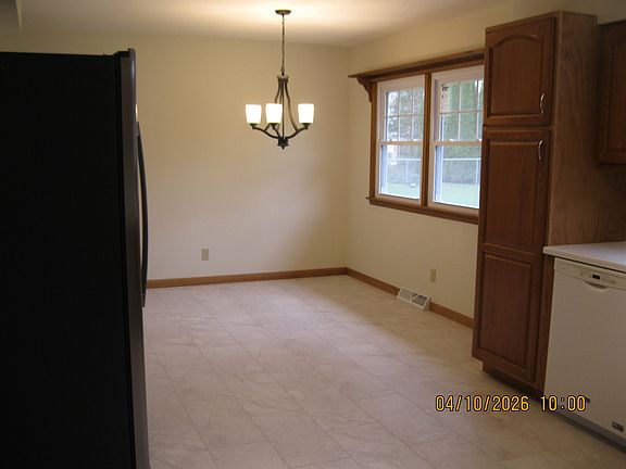 5th image of 627 13th Ave N