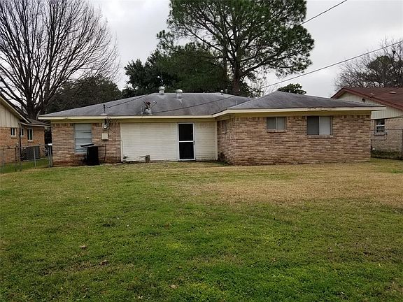 5th image of 925 Patricia St