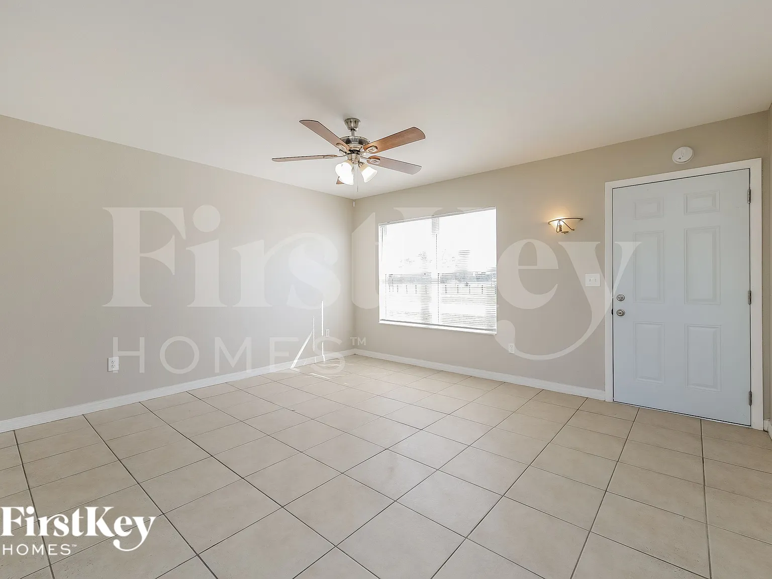 2 bed, 2.0 bath, 911 sqft, $1,460 — Photo 3
