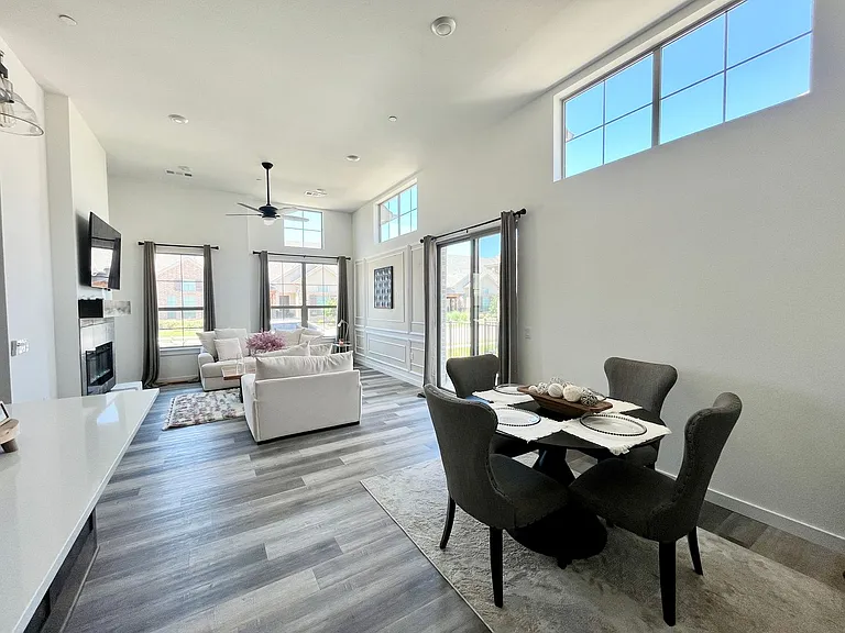 2621 Chablis Dr — Photo 8