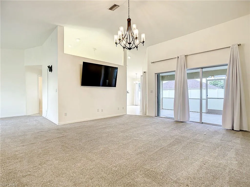 3 bed, 2.0 bath, 1900 sqft, $2,600 — Photo 4