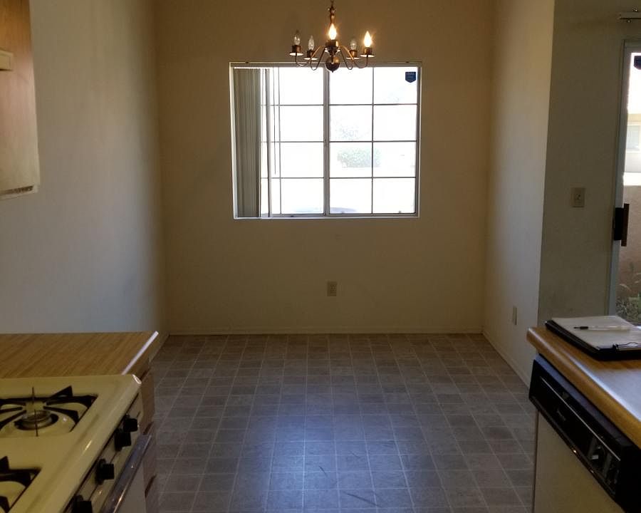 Dining area in kitchen