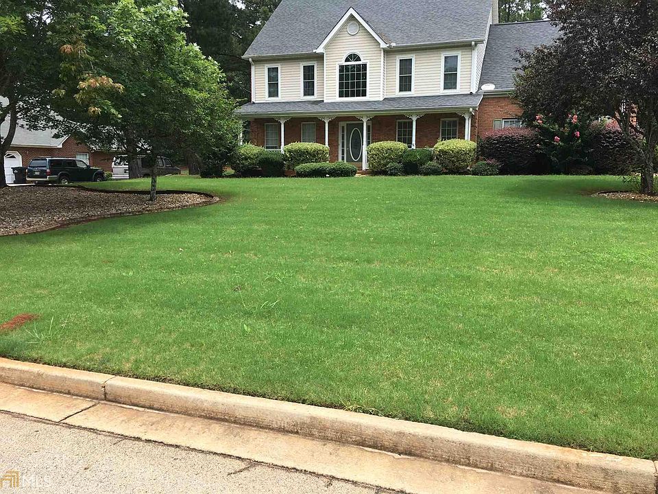 1st image of 210 Brook Hollow Dr