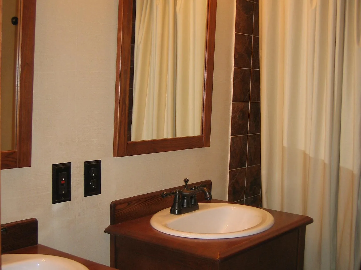 225 E Montezuma Ave — Photo 3