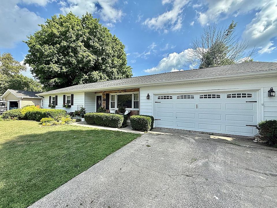 1st image of 209 Holiday Dr