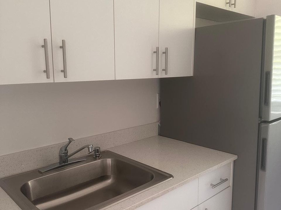 2nd image of 1160 S Palmetto Ave APT 202