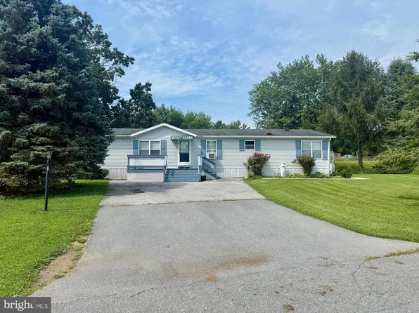 1024 Warm Spring Rd Trailer 92, Chambersburg, PA 17202