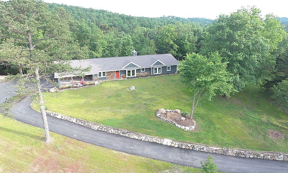 1st image of 208 Squaw Valley Trl
