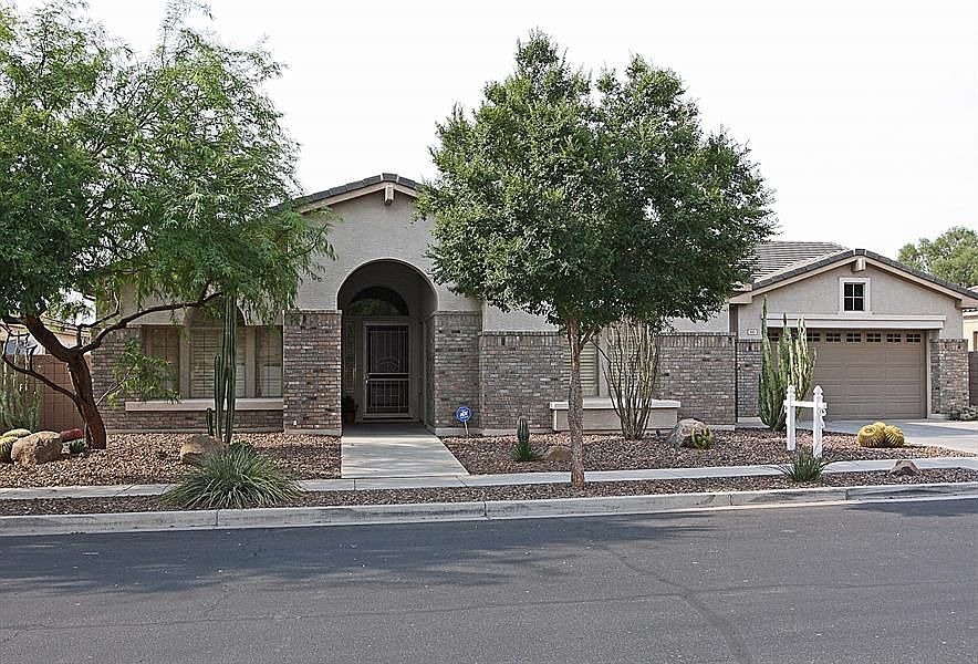 1st image of 840 W Macaw Dr