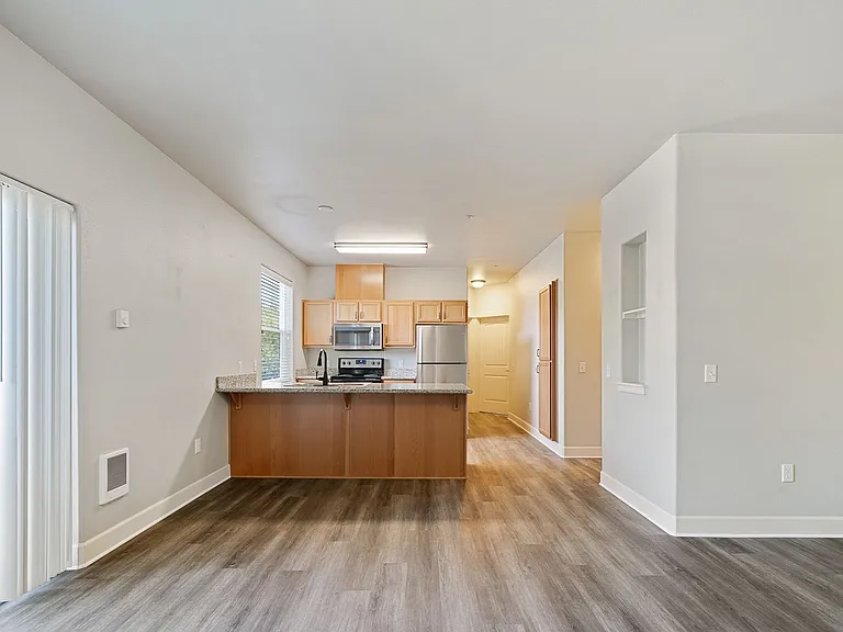 Webster Ridge Apartments — Photo 12