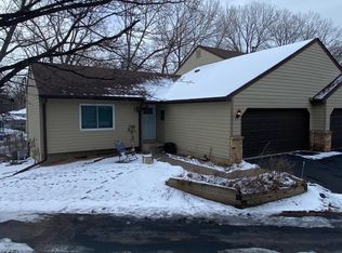 1625 Upper Afton Rd APT A, Saint Paul, MN 55106