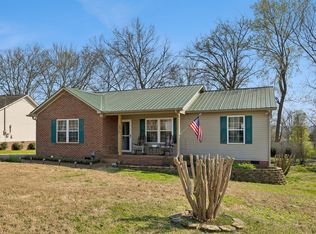 2910 Edge Park Ct, Columbia, TN 38401