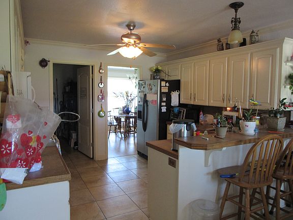 kitchen with breakfast bar