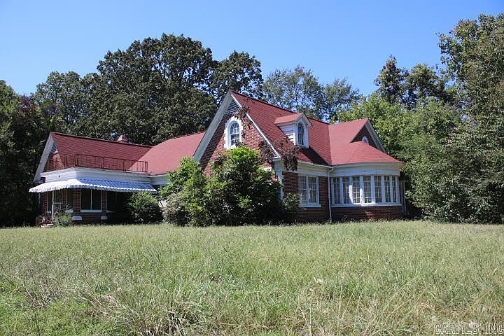 1st image of 235 Linden Cir