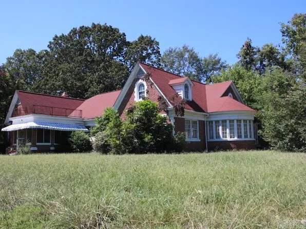 235 Linden Cir, Pine Bluff, AR 71603