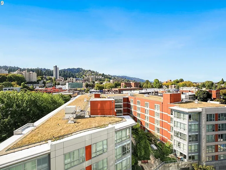 1926 W Burnside St #914 — Photo 17