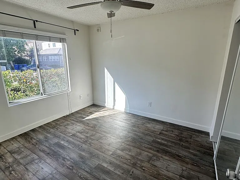 4221 4th Ave — Photo 28