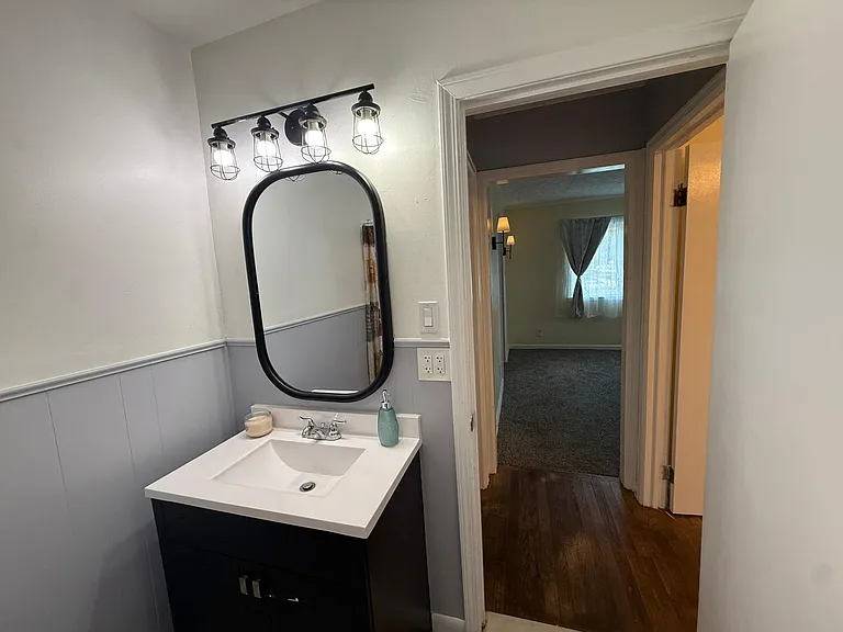 2311 N Averill Ave — Photo 4