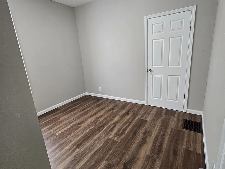 3532 Fullerton Ave — Photo 32