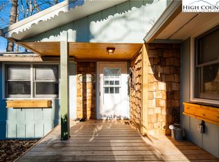 421 Windridge Rd, Newland, NC 28657