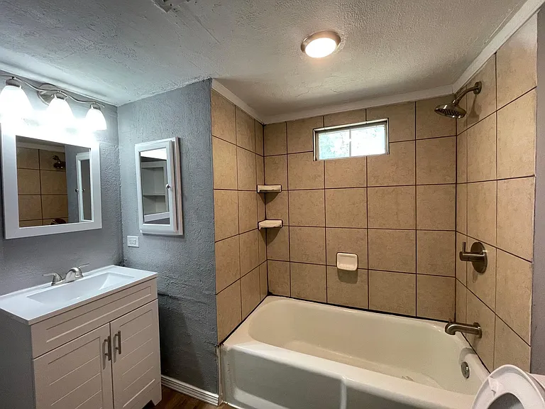1240 E Fay St — Photo 12